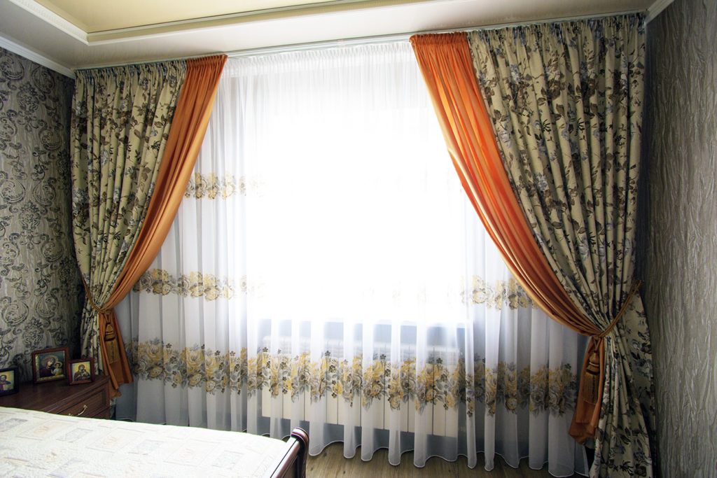 Возможность заказать изготовление штор по собственному эскизу в салоне “Твой Уют”
