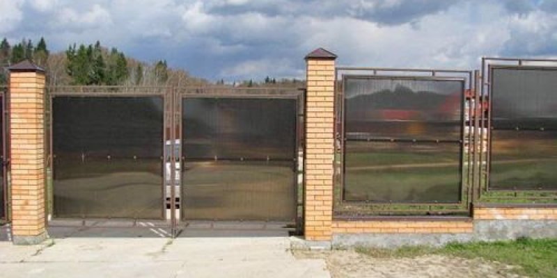 Где используется сотовый поликарбонат 10 мм и какие у него преимущества?